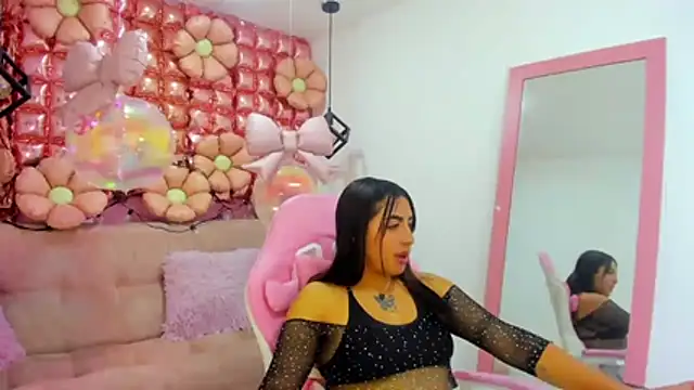 nicolle-velvet webcam