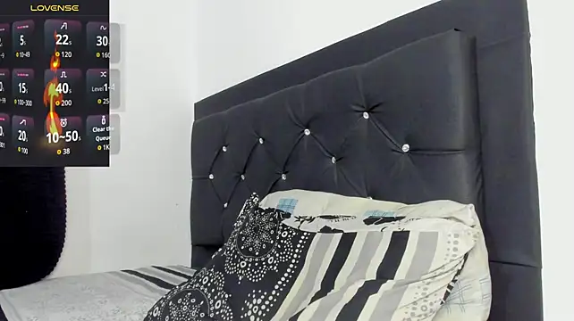 santi_brown webcam