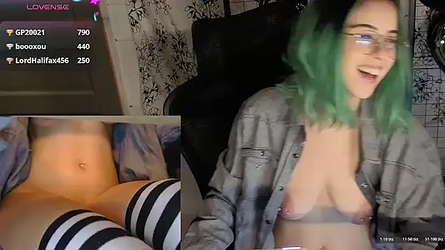lisandrelavenale (F young) - SUCK DILDO SHOW