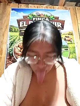 __valentina18 (G young) - Remove blouse, more oil on my big tits,