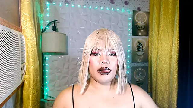TSbrianaHugeCock webcam