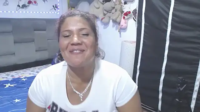 Sharloth_milf webcam