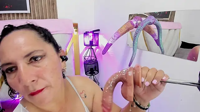 Luna_Naughty1