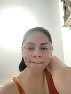 luna_pinky