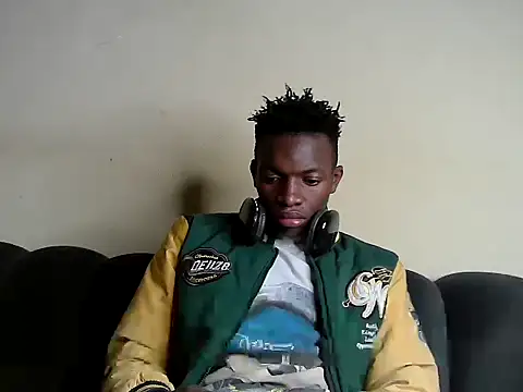 JewelFuckEntertainer212