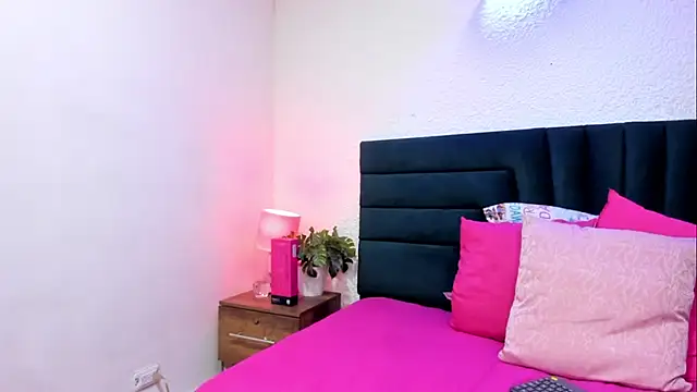 VictoriaRouge_ webcam