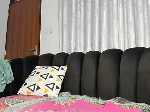 Queenoftease58 webcam