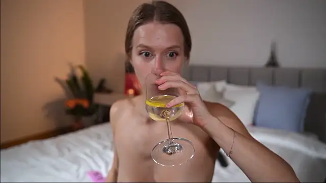 ella_twinkl webcam