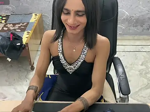 LuvLayla webcam
