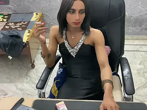 LuvLayla webcam