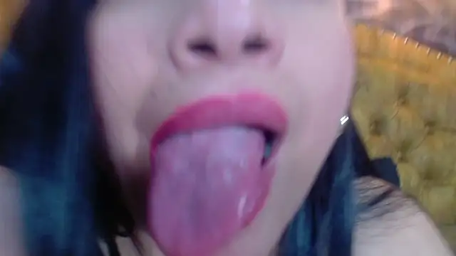 NahomiFireSex webcam