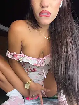 MystiqueXXX webcam