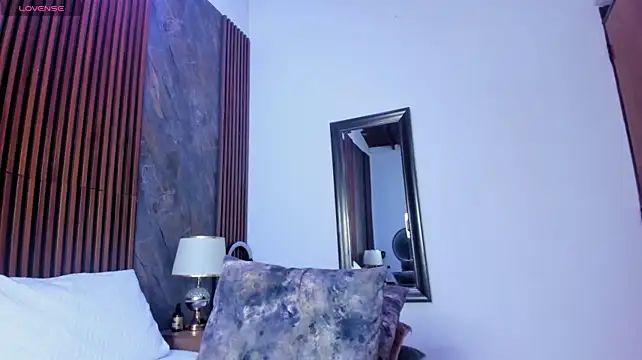 linda_cabal webcam