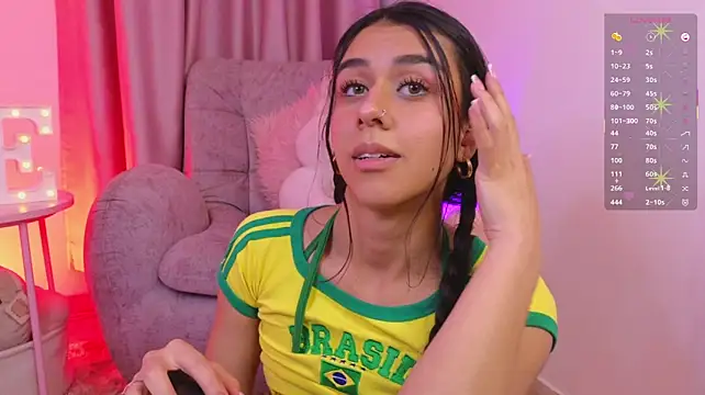 Emiily_Scott1 live cam on StripChat