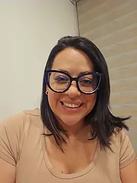 Itsmya live cam on StripChat