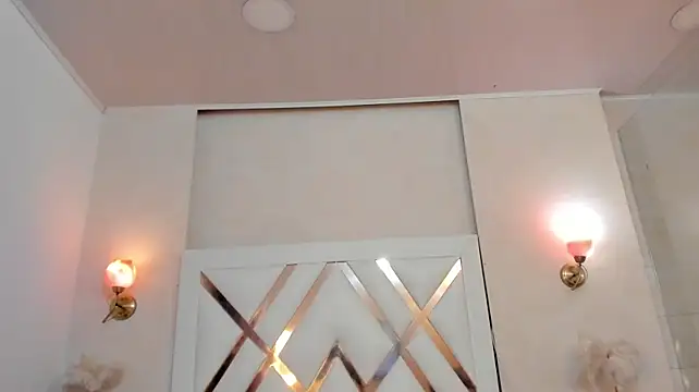 Sky_Collins_ webcam
