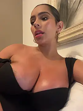 Mau_White webcam