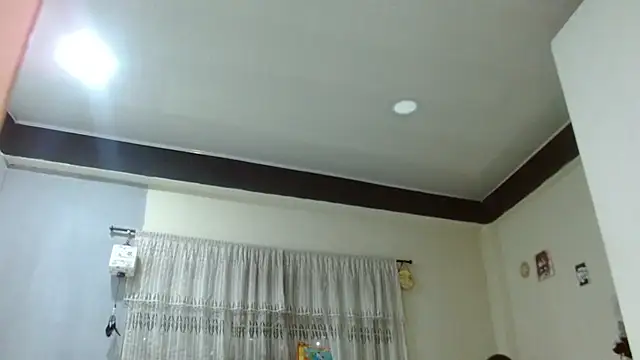 AlinaWoolf_ live cam on StripChat
