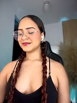 gretta_kler1 live cam on StripChat