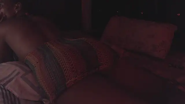 SashaBrianna99 live cam on StripChat