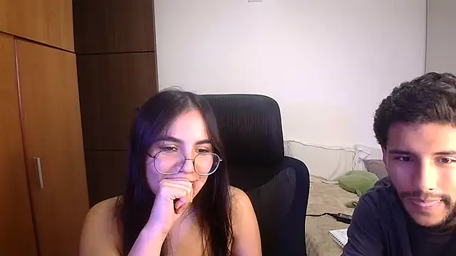abbyyandmaxx live cam on StripChat