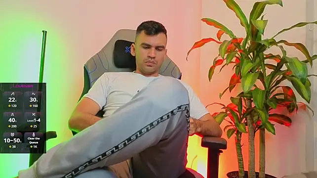 Hamiltonng12 live cam on StripChat