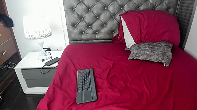 Kevin_Brownn live cam on StripChat