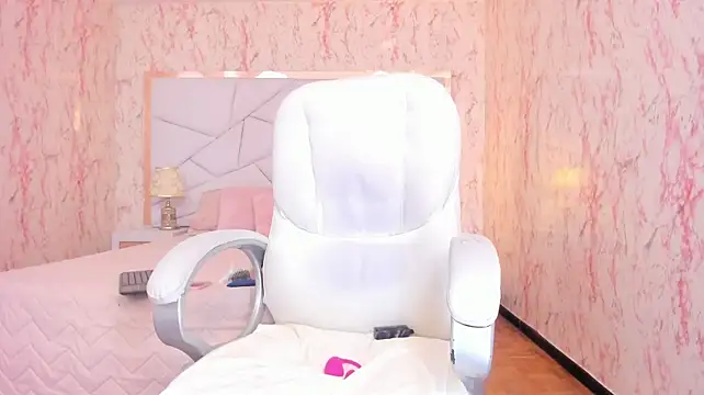 Emily_Whinfre