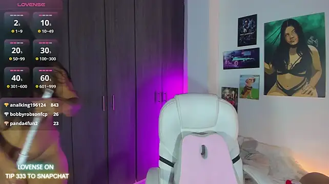 miakushmodel webcam