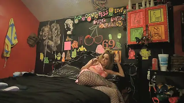 daddyandsplashqueen (Ask my age) - Flash titties