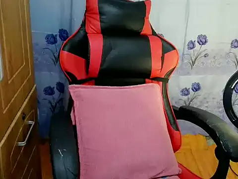 Naughtygiean webcam