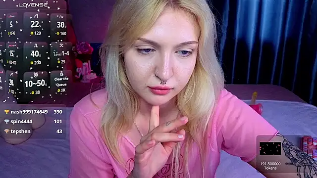 BlondieSummer webcam