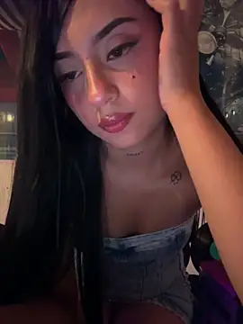 LilacNoir webcam