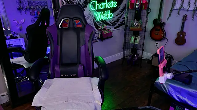 CharletteWebb webcam