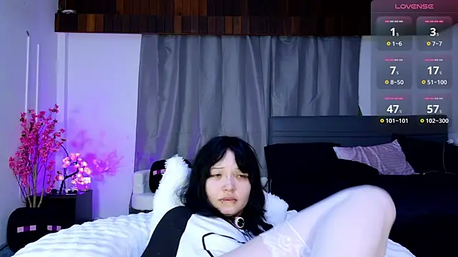 lein_bone (F teen) - ride dildo