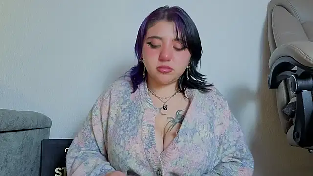 Blueberry_gothic webcam