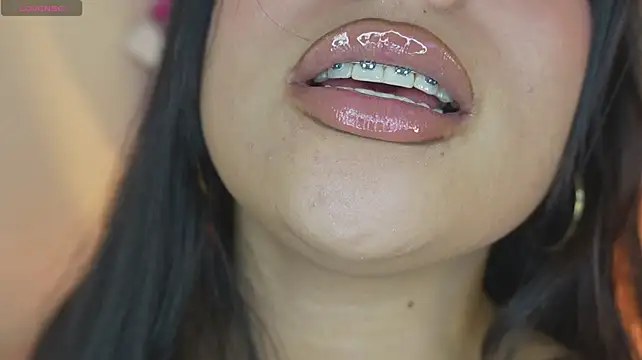 mia_roux1 webcam