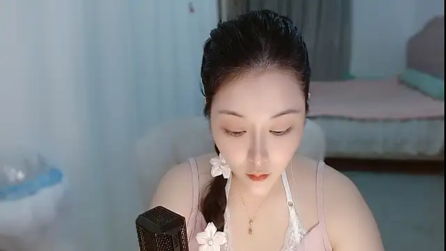 Amy-cnbaby live cam on StripChat