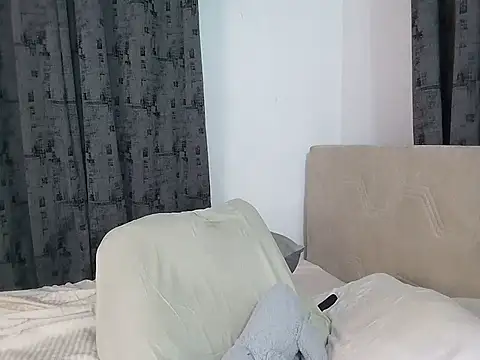 Deliciousgal live cam on StripChat