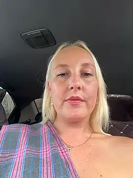 merlindave (F young) - Finger pussy/naked🥵🥵🥵🤤✌️