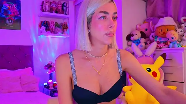 MadamBarbiee webcam