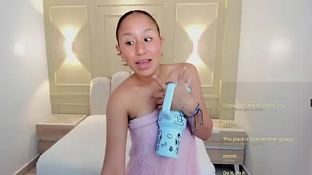 LESLYSIMPSON webcam