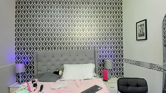 LunaBelleth webcam