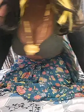 Tamil-ammukutty18 webcam