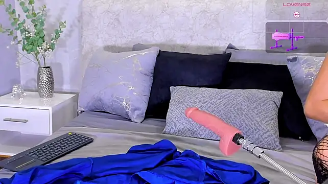 Lilii_Peach webcam