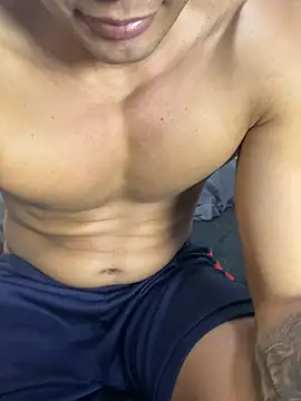 Logan_strangee live cam on StripChat