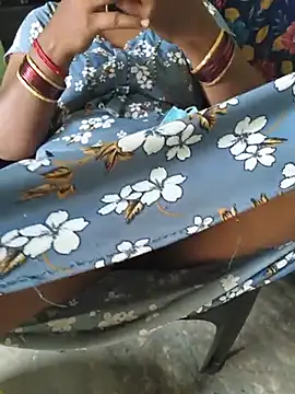 Tamilselviroja- live cam on StripChat