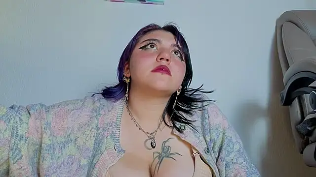 Blueberry_gothic webcam