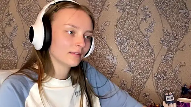EmyMiu live cam
