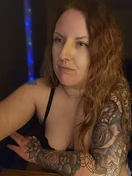 TattedMamaXOXO webcam